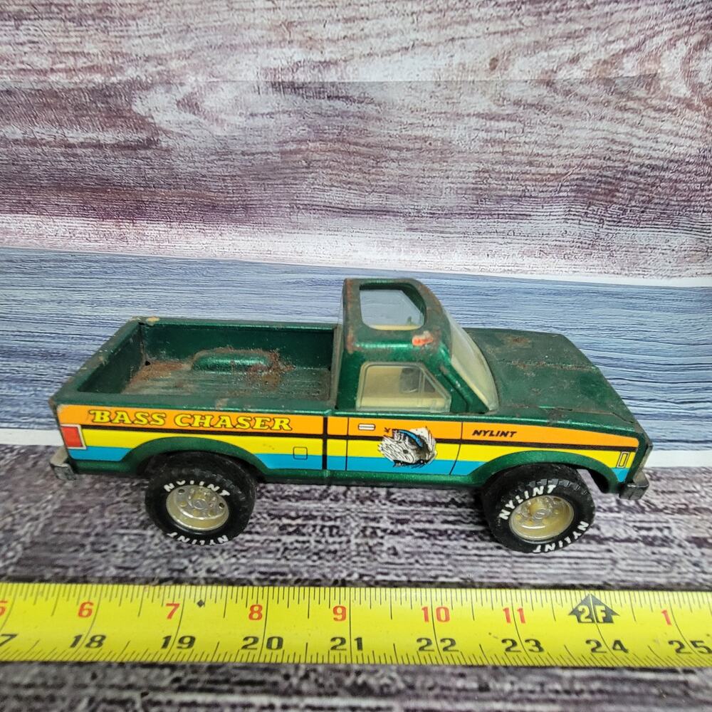 Vintage Nylint Bass chaser pickup truck pressed steel green
